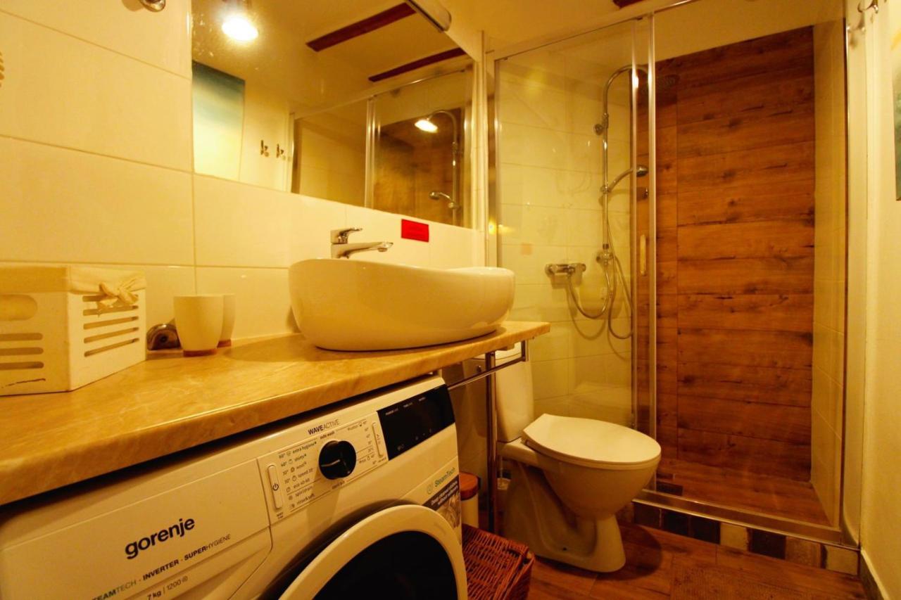 Korzo Rooms & Apartments Vis Eksteriør bilde