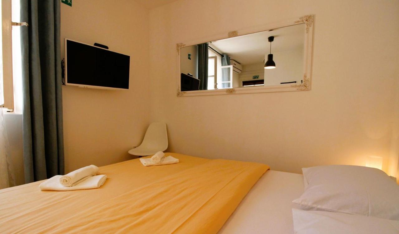 Korzo Rooms & Apartments Vis Eksteriør bilde