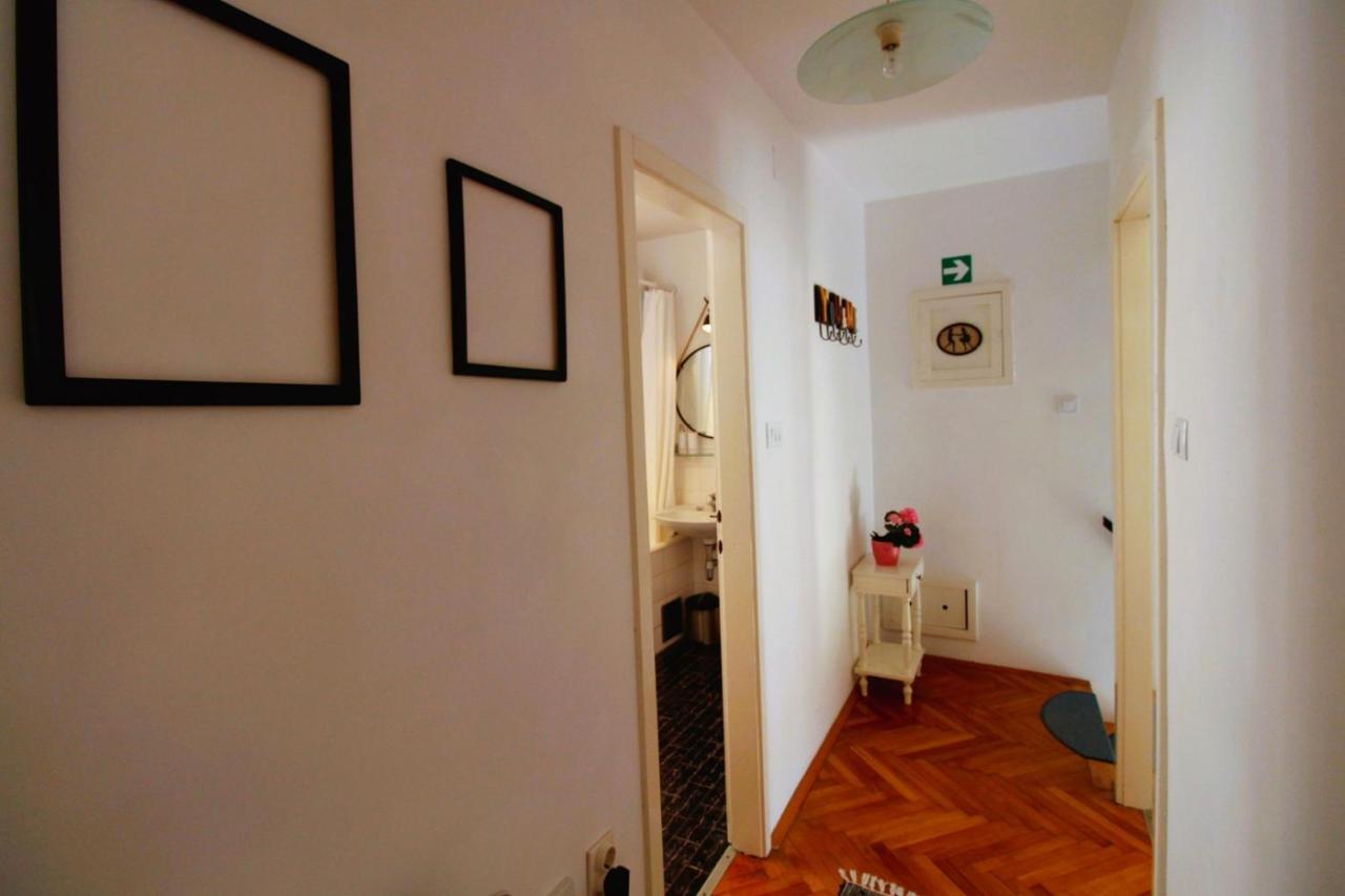 Korzo Rooms & Apartments Vis Eksteriør bilde
