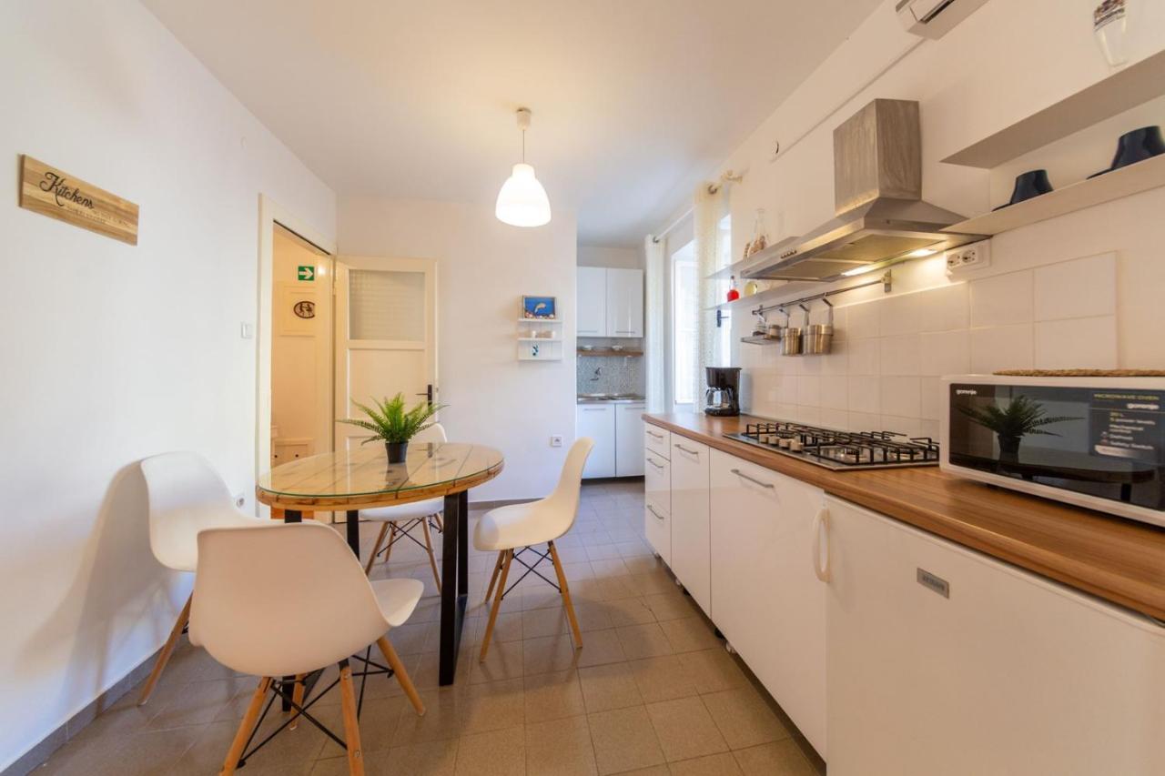 Korzo Rooms & Apartments Vis Eksteriør bilde