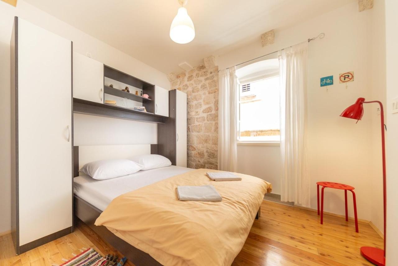 Korzo Rooms & Apartments Vis Eksteriør bilde